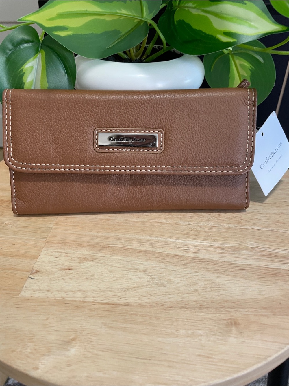 croft & barrow Brown Pebbled Leather Trifold Wallet with Metal Logo